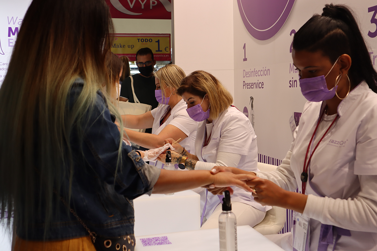 BrazzCare - The Walking Manicure Experience